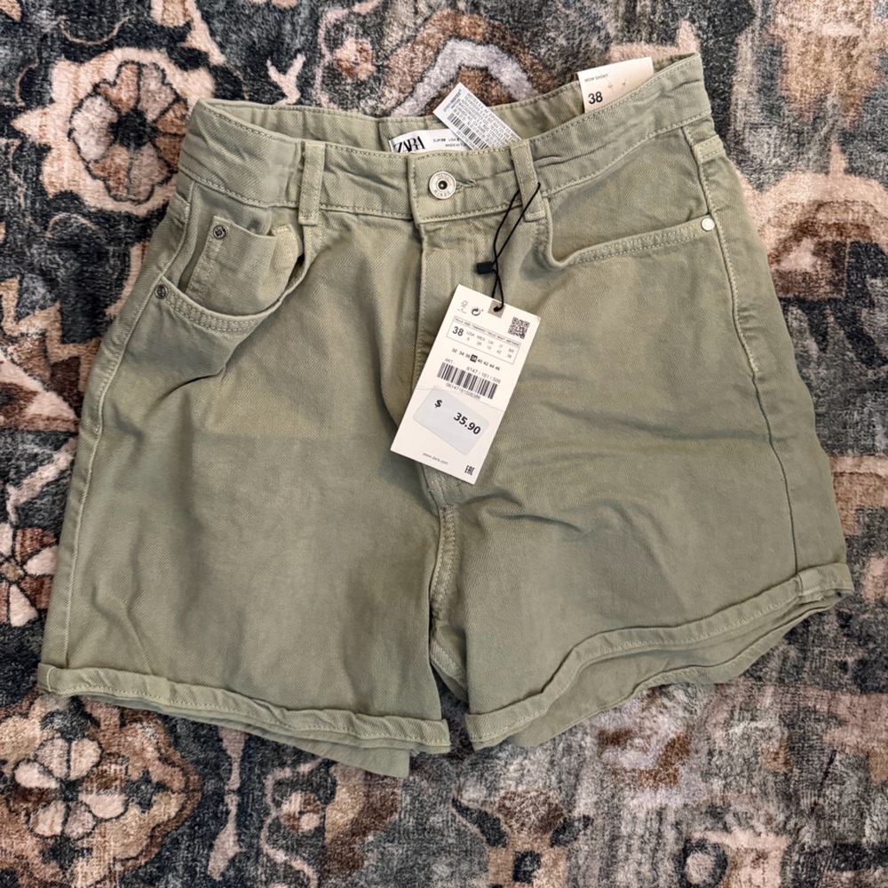 Zara women's Sage Green Cargo Shorts